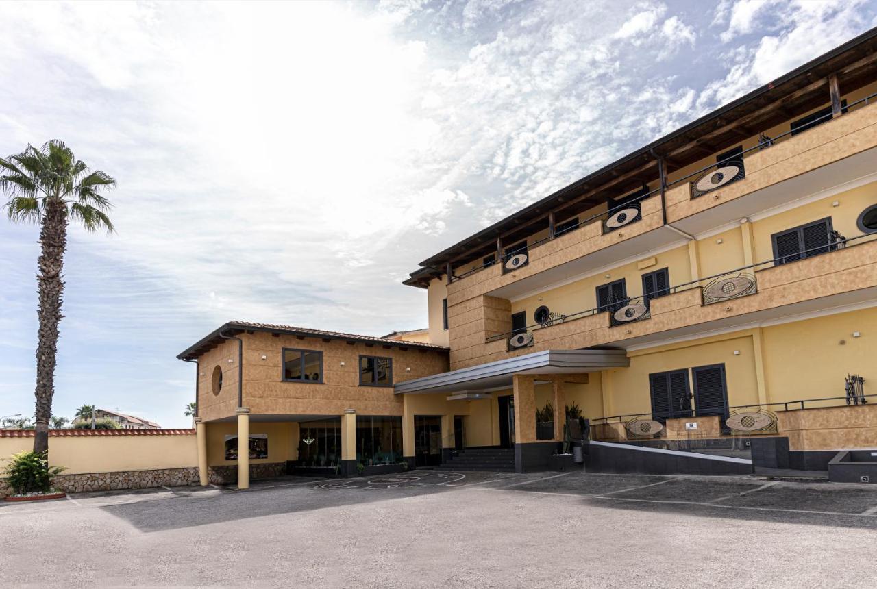 Hotel Smeraldo Qualiano Exterior foto