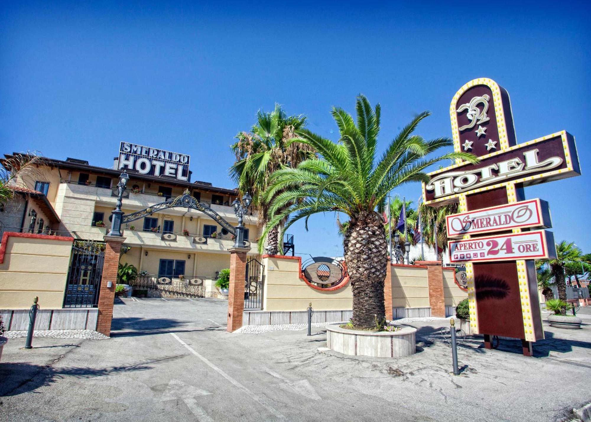 Hotel Smeraldo Qualiano Exterior foto